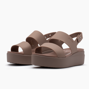 Crocs Brooklyn Low Wedge - Mujer