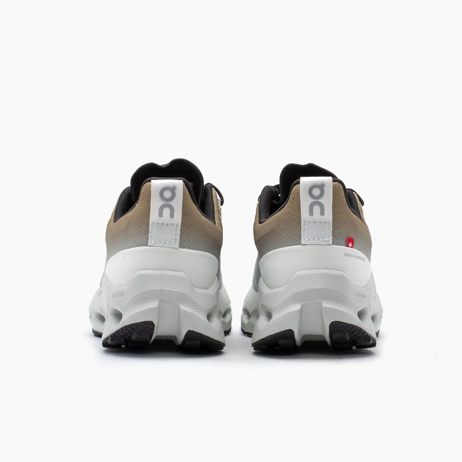 On Cloudsurfer Trail Waterproof - Mujer