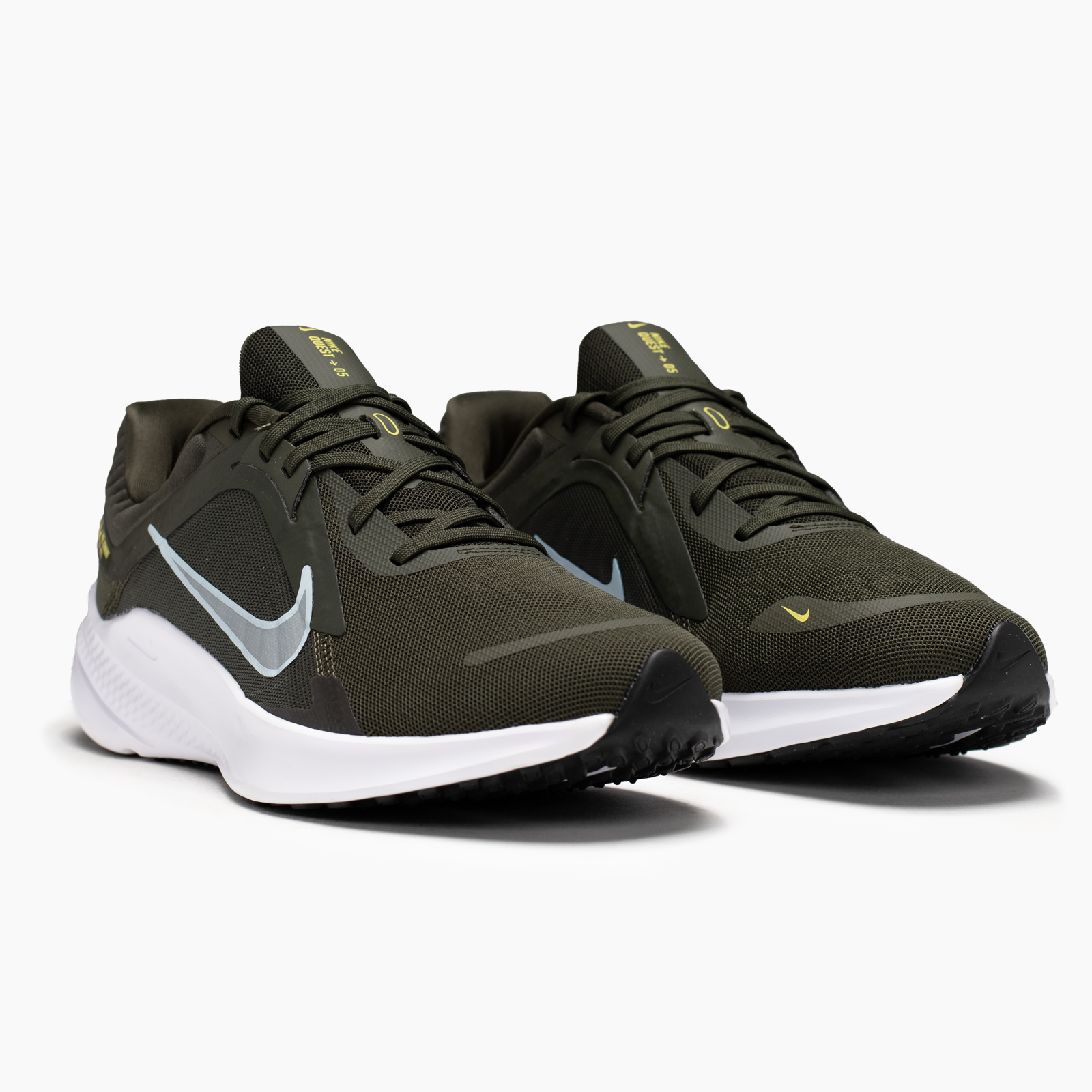 NIKE QUEST 5 DD0204300 - HOMBRE